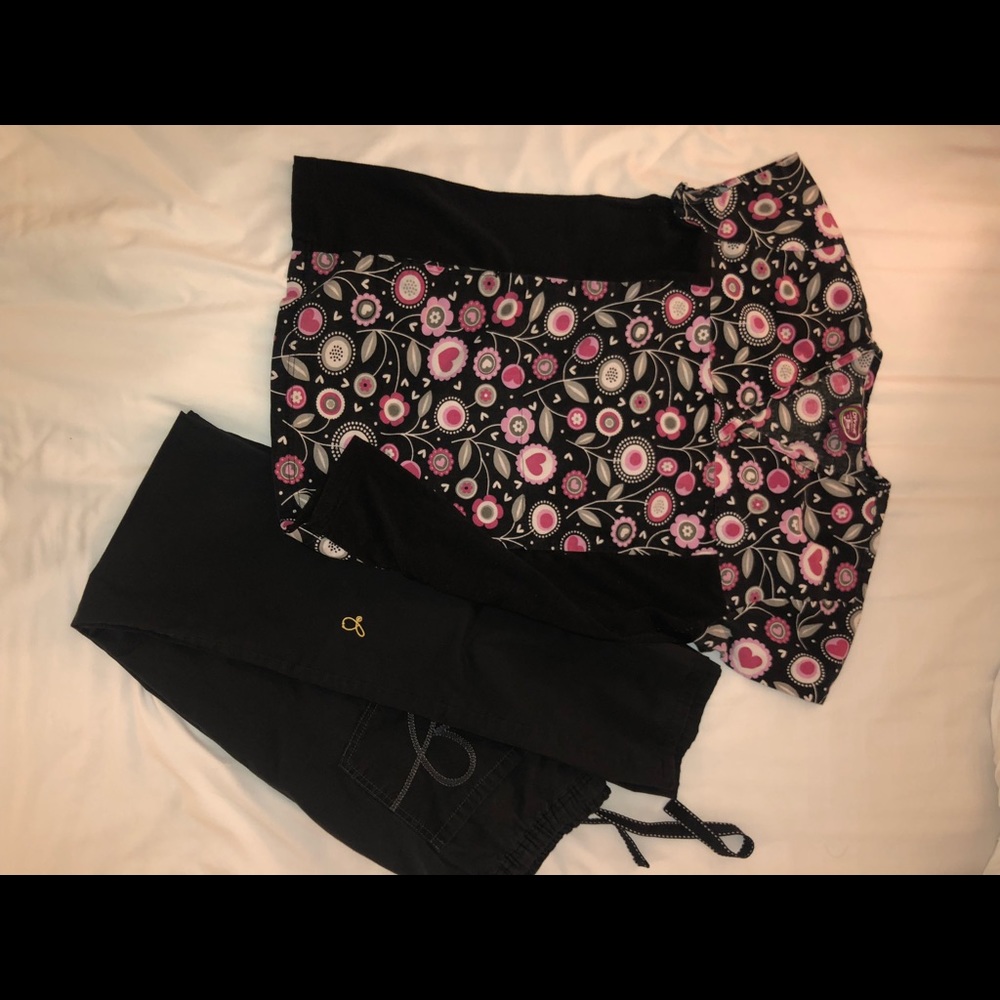 Scrub set